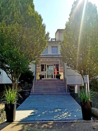 Фотография гостиницы Hotel Weissach Am Neuenbühl