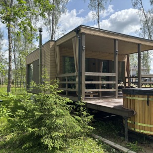 Фотография Коттеджа Частный дом с камином и потрясающим видом на лес