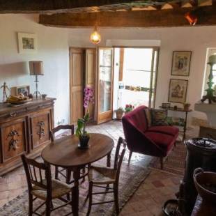 Фотографии гостевого дома
Le Pontin