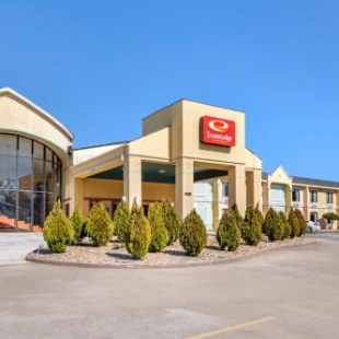 Фотография гостиницы Rose City Inn & Suites