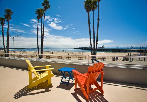 Фотография мини отеля Beach Street Inn and Suites