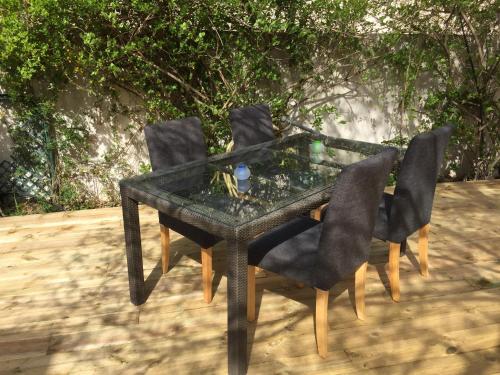 Фотография гостевого дома Maison de 4 chambres avec jardin clos et wifi a Agde a 3 km de la plage