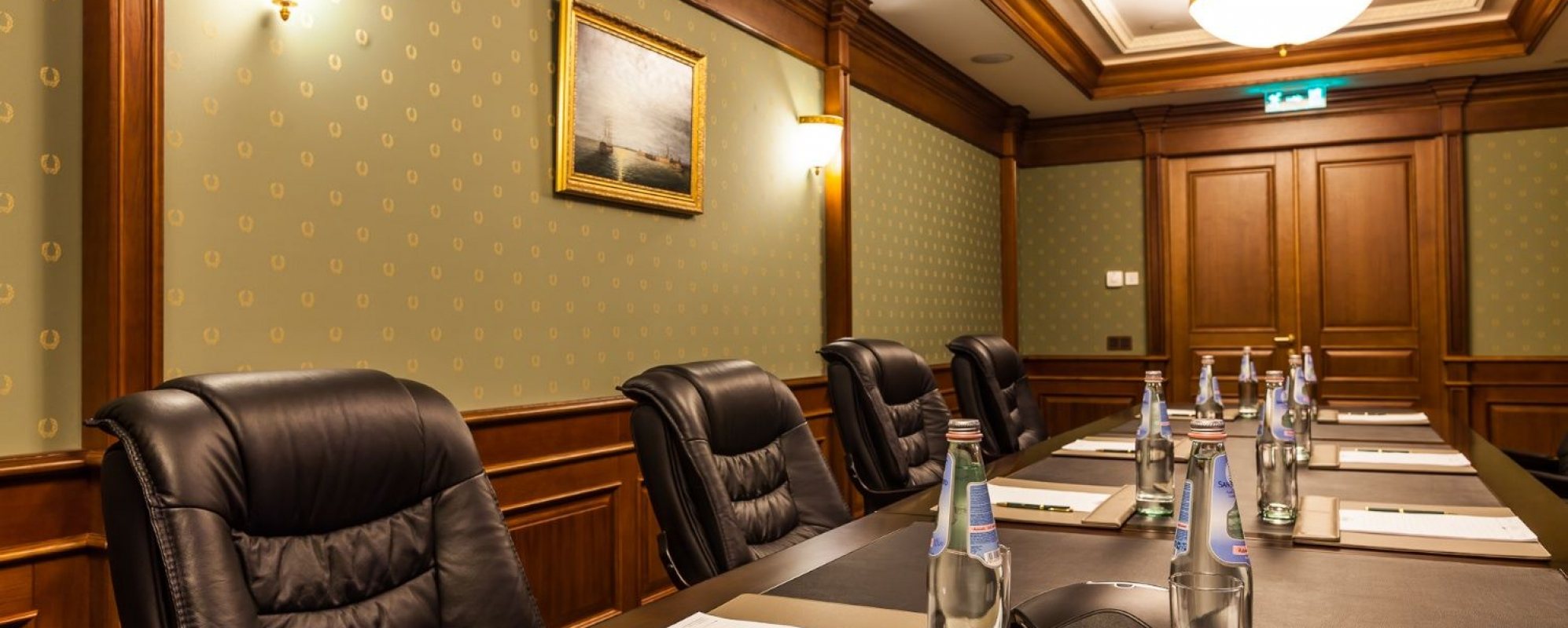 Фотографии комнаты для переговоров Валлен-Деламот