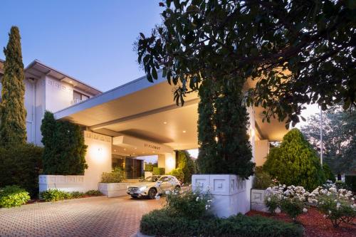 Фотография гостиницы Ramada Diplomat Canberra