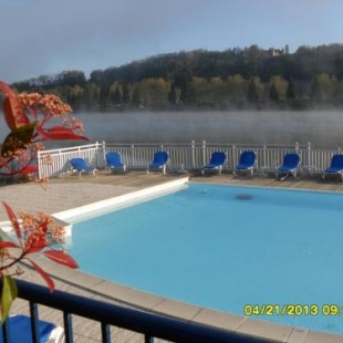 Фотография гостевого дома Le Hameau du Lac avec piscine dans résidence, ,appart classé 1 étoile