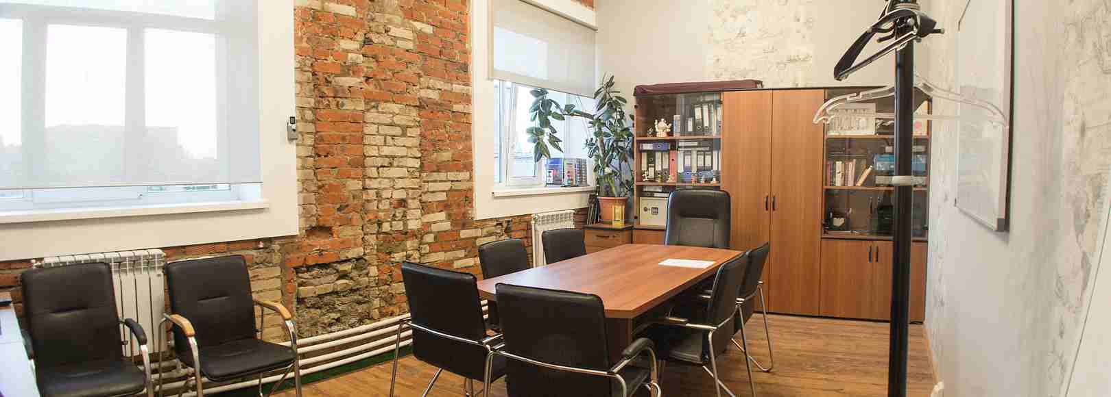 Фотография комнаты для переговоров Резерфорд