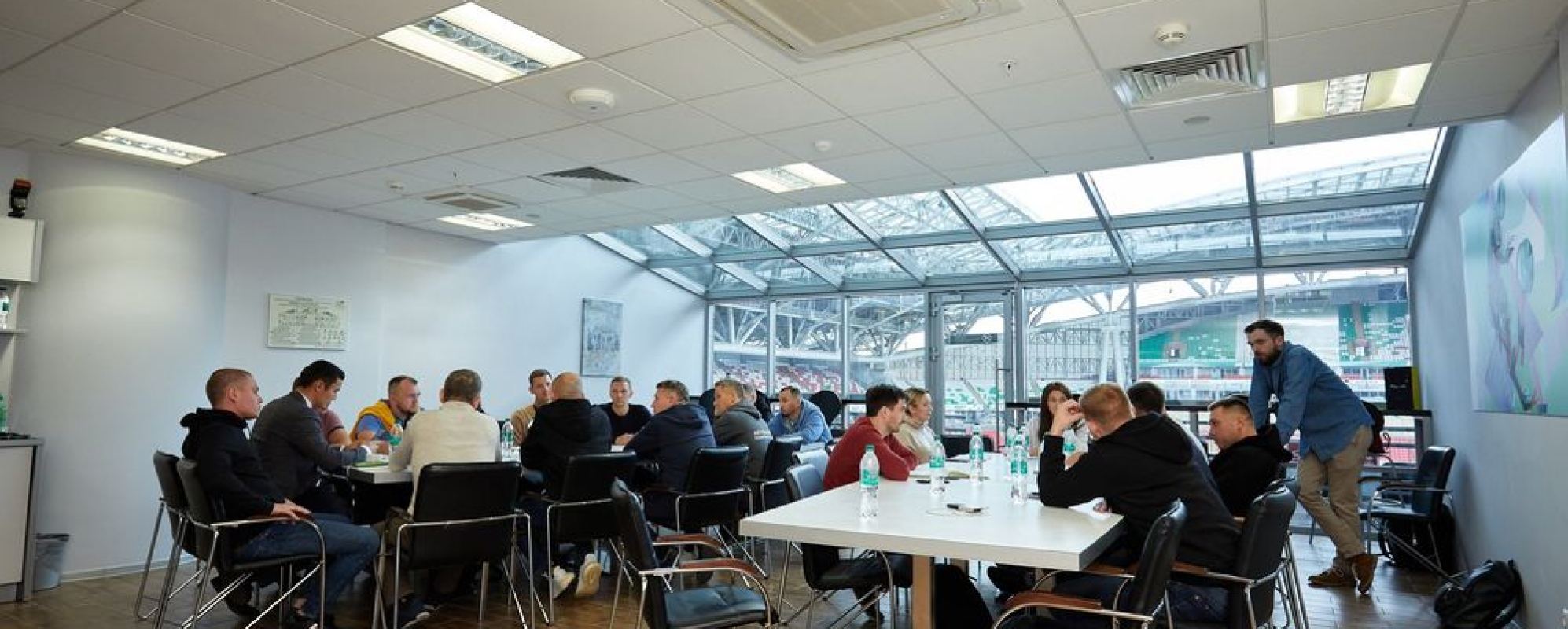 Фотографии комнаты для переговоров Скайбоксы (vip-ложи)