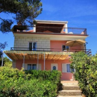 Фотография гостевого дома Family friendly seaside apartments Prizba, Korcula - 10061