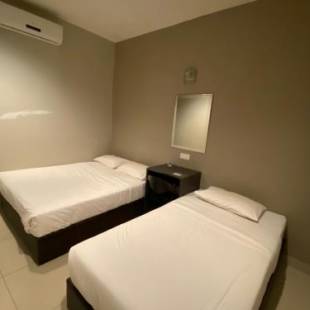 Фотографии гостиницы 
            OYO 89885 Nice Stay Three Six Five Services