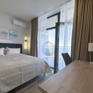 Фотография квартиры Апартаменты Дизайнерская Cтудия LS-Space в Алуште с Видом на Море с 8 Этажа