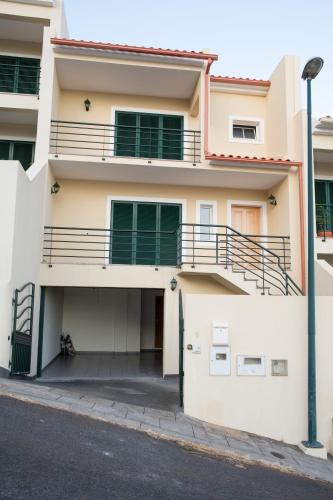 Фотография гостевого дома ZiZis Place