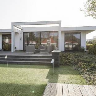 Фотографии гостевого дома
Cozy Holiday Home in Harderwijk with Jetty