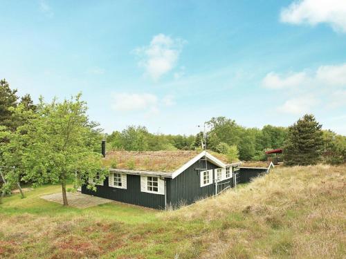 Фотография гостевого дома Three-Bedroom Holiday home in Blåvand 56