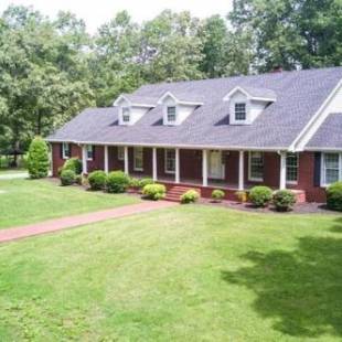 Фотографии мини отеля
Cedar Grove Inn