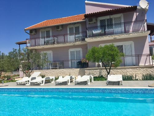 Фотографии гостевого дома 
            KrkaHaus