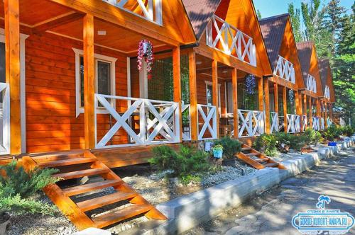 Фотографии базы отдыха
Морская дача Арабеска