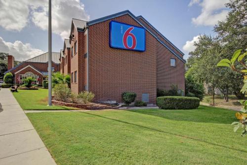 Фотография гостиницы Motel 6-San Antonio, TX - Medical Center South