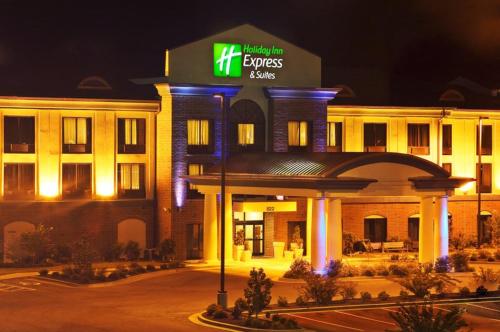 Фотография гостиницы Holiday Inn Express & Suites Dyersburg, an IHG Hotel