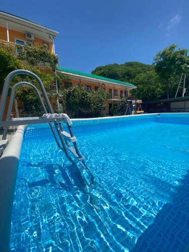 Фотографии гостевого дома
Горный воздух