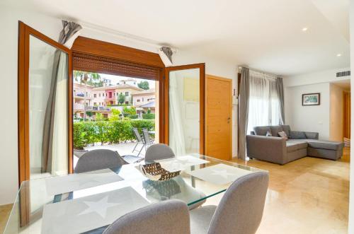 Фотография гостевого дома Jardines de Montemar