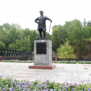 Фотография памятника Памятник И.Б.Твердышеву