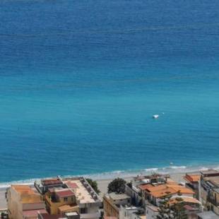 Фотографии гостевого дома
2 bedrooms house at Letojanni 500 m away from the beach with sea view furnished terrace and wifi