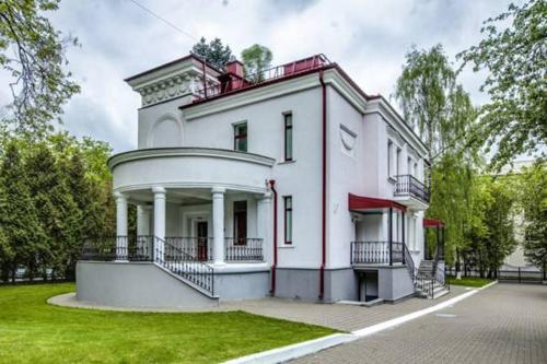 Фотографии гостевого дома 
            Dipservice Hall