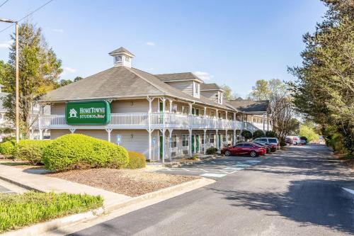 Фотография мотеля HomeTowne Studios by Red Roof Atlanta NE – Norcross South