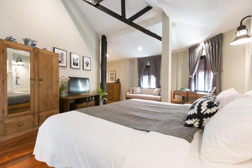 Фотография гостиницы Prince Theatre Heritage Stay