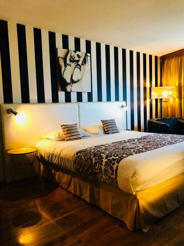 Фотография гостиницы Grand Hôtel de Nîmes 4 étoiles