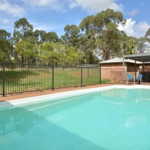 Фотография гостевого дома Just Listed Blaxlands Homestead - the very best location in the Valley, walk to everything