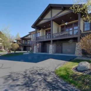 Фотография гостевого дома Greystone on Payette Lake by Casago McCall - Donerightmanagement