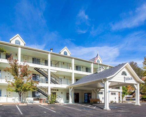 Фотография гостиницы Quality Inn Yosemite Valley Gateway