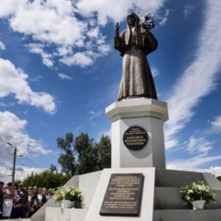 Фотография памятника Памятник Преподобномученице Елизавете Феодоровне
