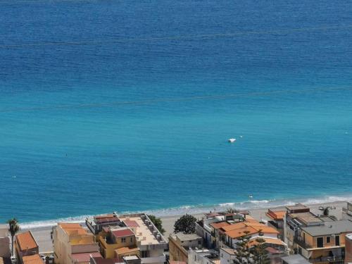 Фотография гостевого дома 2 bedrooms house at Letojanni 500 m away from the beach with sea view furnished terrace and wifi