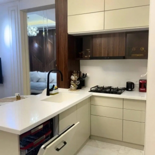 Фотография квартиры Апартаменты Элегантная 2-комнатная квартира с балконом и современным интерьером