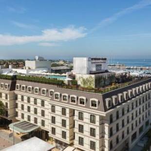 Фотографии гостиницы
Wyndham Grand Istanbul Kalamış Marina Hotel
