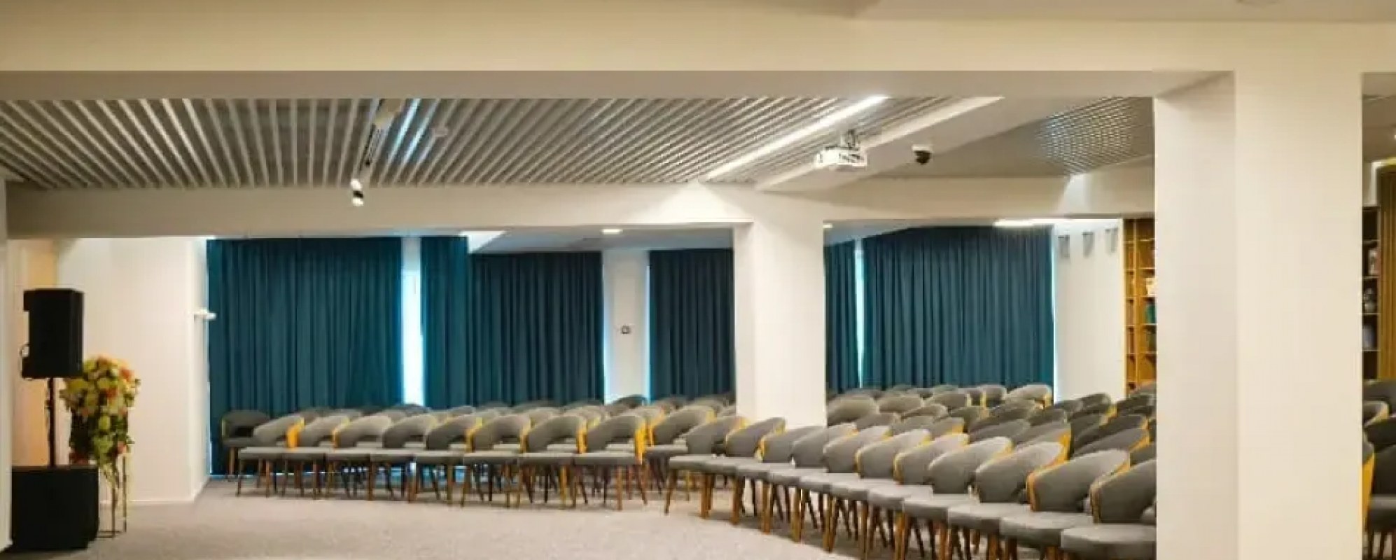 Фотографии конференц-зала Знание