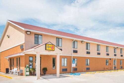 Фотография мотеля Super 8 by Wyndham Emporia