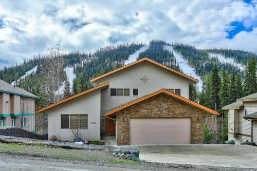 Фотография гостевого дома Soleil Chalet By Bear Country