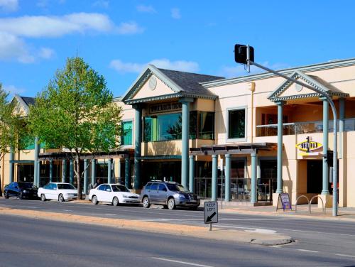 Фотография гостиницы Quality Hotel Sherbourne Terrace