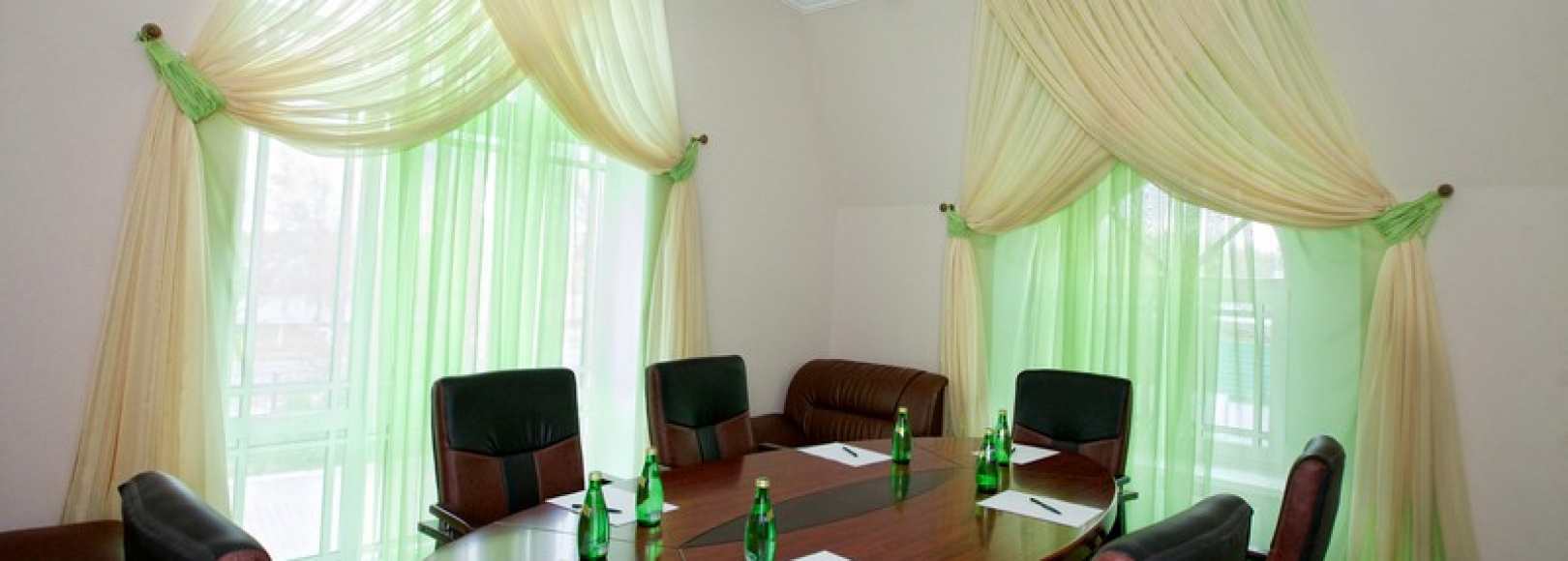 Фотография комнаты для переговоров Александр