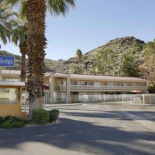 Фотографии гостиницы
Travelodge by Wyndham Cathedral City