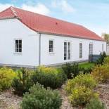 Фотография гостевого дома Five-Bedroom Holiday home in Blåvand 22