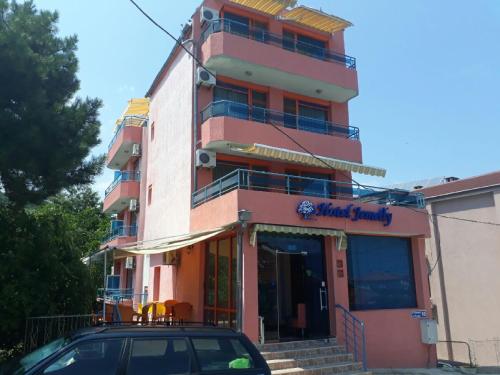 Фотография гостиницы Family Hotel Jemelly