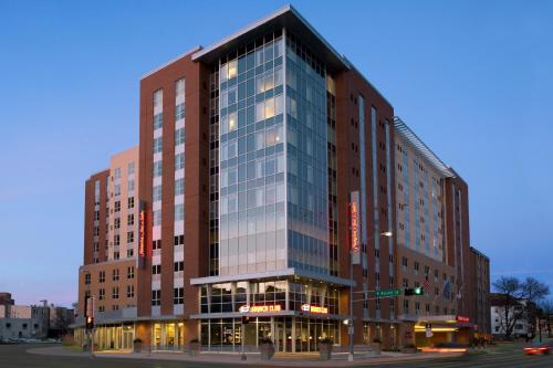 Фотография гостиницы Hampton Inn & Suites Madison Downtown
