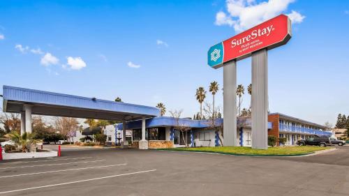 Фотография гостиницы SureStay Plus Hotel by Best Western Sacramento Cal Expo