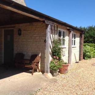 Фотографии гостевого дома 
            The Retreat, Clematis cottages, Stamford