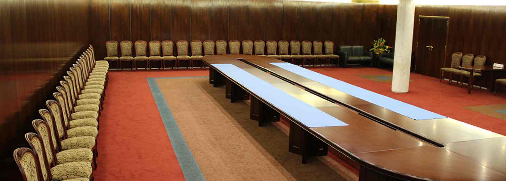 Фотография комнаты для переговоров Арбат-Экспо Комната Президиума КЗ