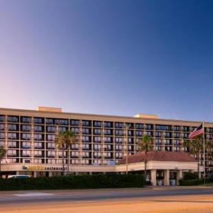 Фотографии гостиницы 
            Holiday Inn Resort Galveston - On The Beach, an IHG Hotel